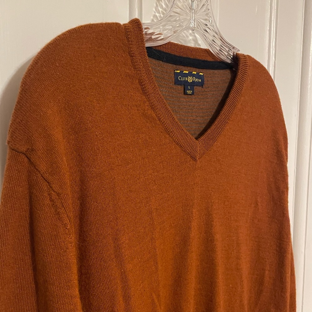 Oversized Wool Blend V-Neck Sweater in Rust Men’s Size L